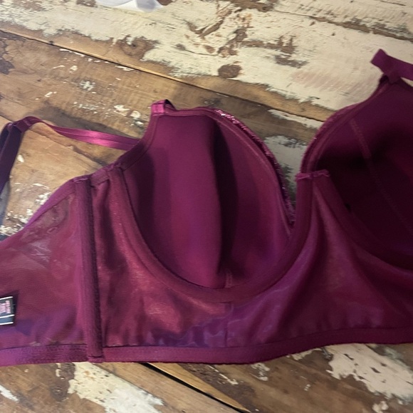 Victoria's Secret Purple Velvet Underwire Bra - Picture 6 of 8